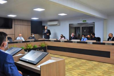 Em solenidade, vereadores prestam homenagem aos profissionais que atuam contra a covid-19 em Laranjeiras do Sul
